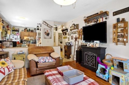 67 Catharine St, Worcester MA 01605-2708 exterior