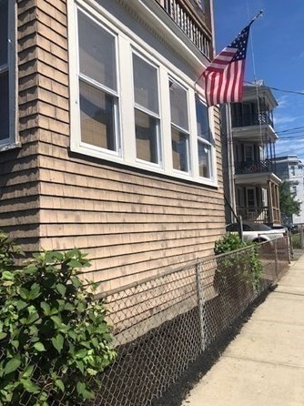 563 Whipple St, Fall River MA 02724-3433 exterior