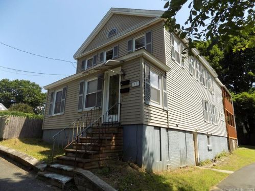 13 Smith St, South Hadley, MA 01075-2821