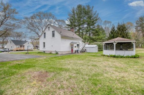 434 East St, South Hadley MA 01075-2118 exterior