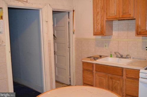 4458 20 St, Philadelphia PA 19138-2902 exterior