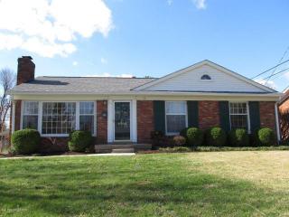 6909 Greenlawn Rd, Louisville, KY 40222-6518