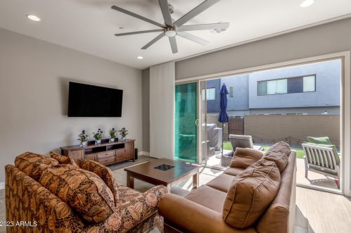 25420 19th Dr, Phoenix AZ  85085-5380 exterior