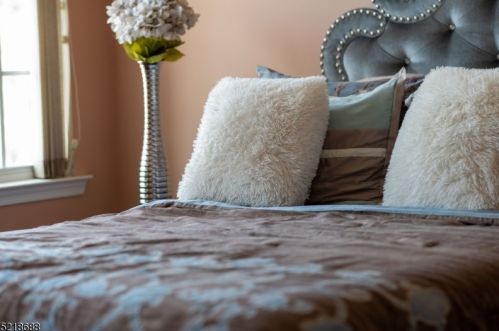 204 Olivio Dr, Belleville NJ  07109-5352 exterior