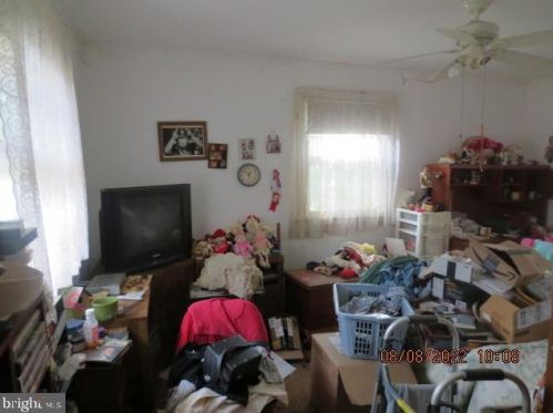 117 Military Dr, West Deptford NJ 08063-1506 exterior