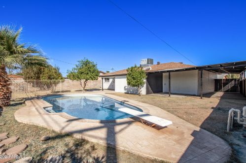 4923 Cheery Lynn Rd, Phoenix AZ  85031-3514 exterior