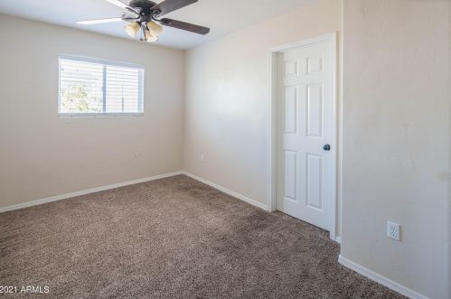 1724 Clarendon Ave, Phoenix AZ 85033-4121 exterior