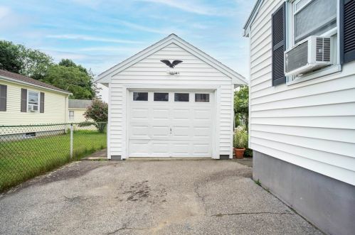 7 Cherry Ave, Taunton, MA 02780-1903
