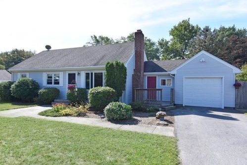 33 Watson St, Seekonk, MA 02771-3733