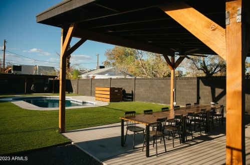 2635 Clarendon Ave, Phoenix AZ 85018-5958 exterior