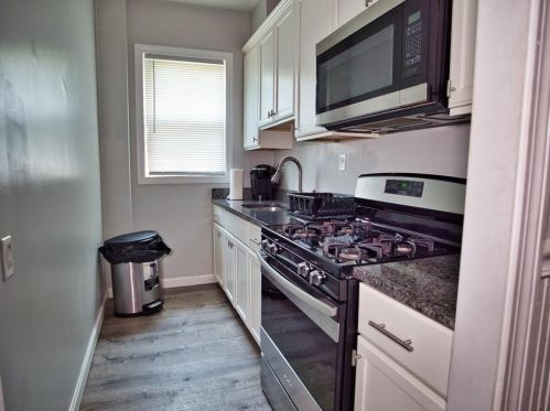 74 Clark St, New Bedford MA 02740-7021 exterior