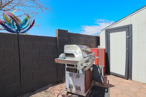 911 Campo Bello Dr, Phoenix AZ 85032-2051 exterior