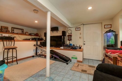 377 Skyline Lk Dr, Skyline Lakes NJ 07456-1953 exterior