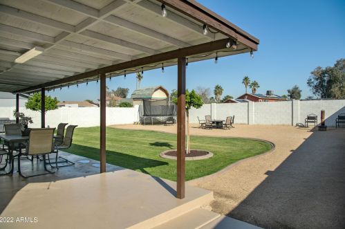 3351 76th Ave, Phoenix AZ  85033-4916 exterior