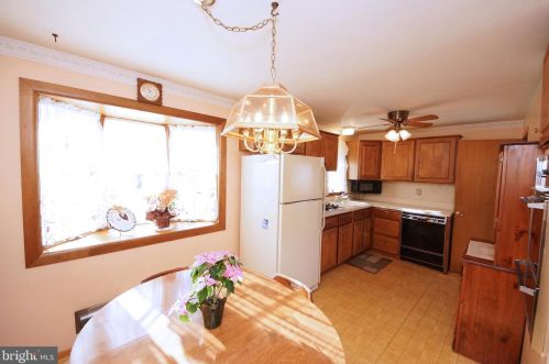 27 Jamaica Way, Trenton NJ 08610-1314 exterior