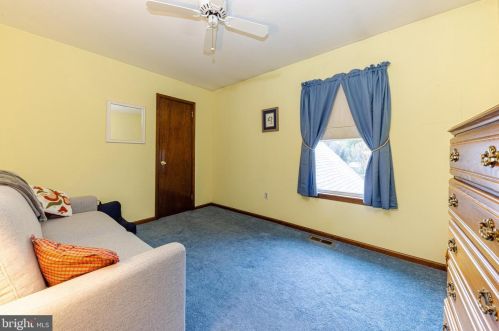 34 Pelham Dr, West Deptford NJ 08051-1736 exterior