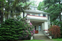 450 Crafts St, Newton, MA 02465-1703