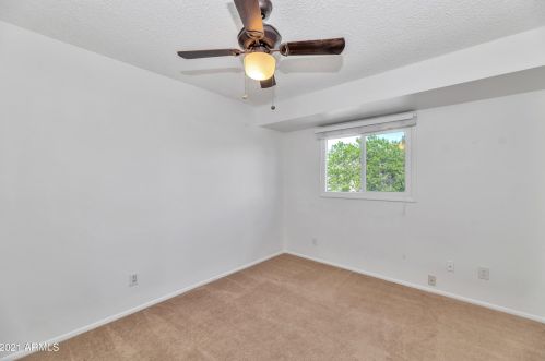 2818 Clarendon Ave, Phoenix AZ 85031-3142 exterior