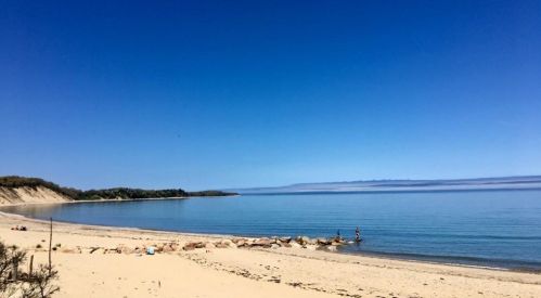 588 White Cliff Dr, Plymouth MA  02360-1483 exterior