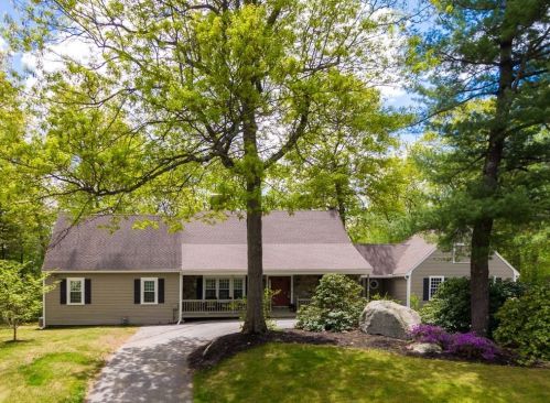 12 Colonial Dr, Shrewsbury, MA 01545-1519