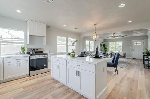 1626 Adams St, Phoenix AZ  85007-2606 exterior