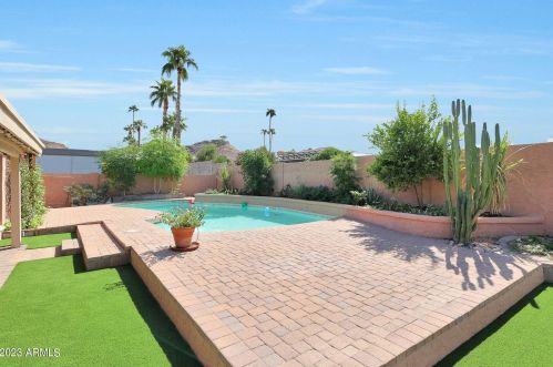 901 Beck Ln, Phoenix AZ  85022-3505 exterior