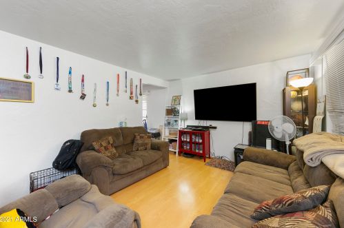 3813 9th Pl, Phoenix AZ 85022-2642 exterior