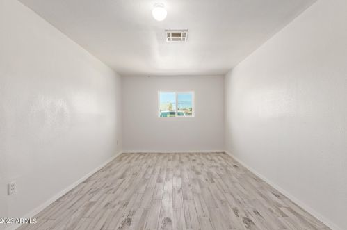 4923 Cheery Lynn Rd, Phoenix AZ  85031-3514 exterior