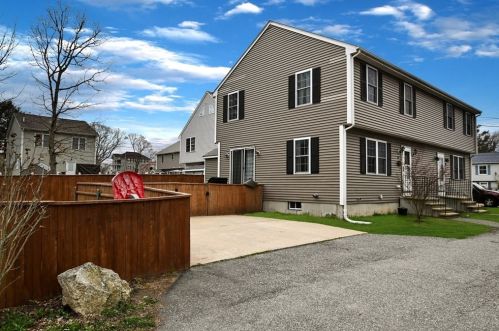 262 Stevens St, Fall River, MA 02721-4931