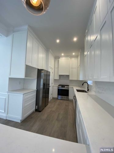 73 Merritt Ave, Cresskill NJ  07626-2419 exterior