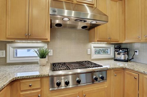 17 Highland Park Ln, Atlanta GA 30306-3447 exterior