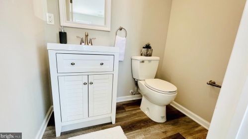 1214 Monmouth Rd, West Deptford NJ 08096-3059 exterior