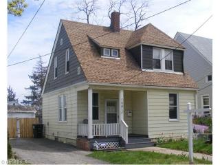 1581 Coutant Ave, Cleveland, OH 44107-5236