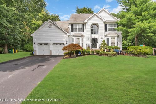 8 Bailey Ct, Jackson Twp NJ  08527-4459 exterior