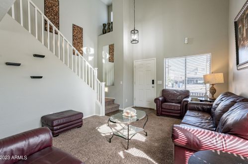 1818 63rd Dr, Phoenix AZ  85043-5748 exterior