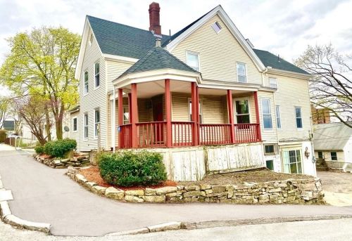 20 Edward St, Worcester, MA 01605-2979