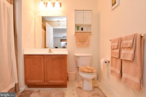 110 Redbud Ln, West Deptford NJ 08051-2292 exterior