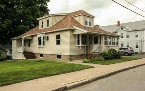 11 Durrell St, Methuen, MA 01844-4210