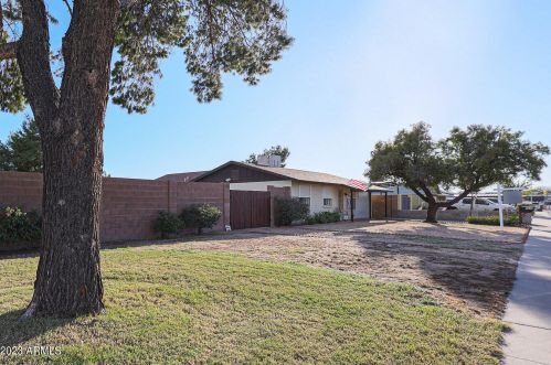 8635 Catalina Dr, Phoenix, AZ 85037-3311