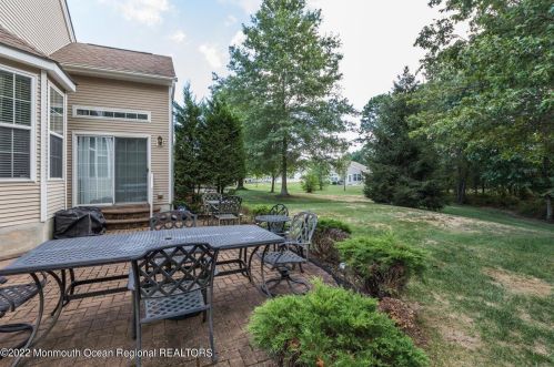 15 Carlisle Dr, Jackson Twp NJ 08527-6304 exterior