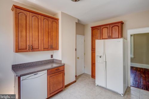 330 River Dr, West Deptford NJ  08093-1022 exterior