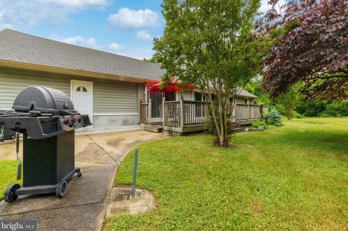 237 Elm Ave, West Deptford NJ 08051-1506 exterior