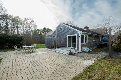15 Highland Rd, Eastham MA 02642-3302 exterior