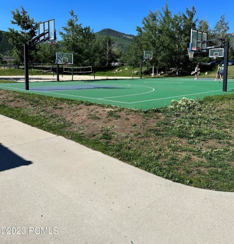 4712 Pace Dr, Park City UT 84098-6631 exterior