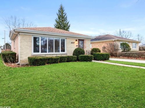 8421 Ottawa Ave, Niles, IL 60714-2041