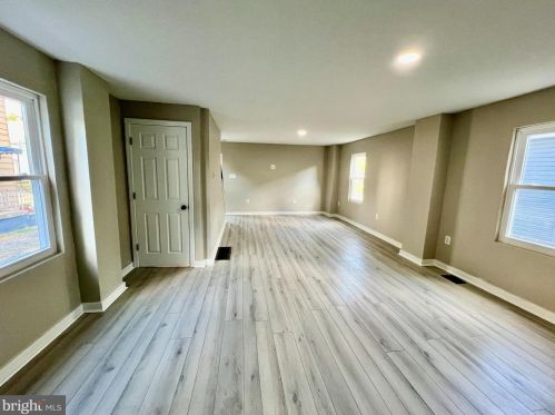 1558 Delaware St, West Deptford NJ  08066-1420 exterior