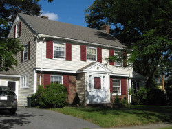 5 Lindbergh Ave, Newton, MA 02465-1634