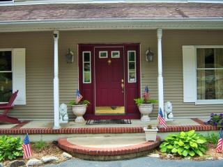 11 Meadowview Ter, Skyline Lakes NJ  07456-1124 exterior