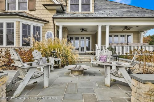 530 Little Silver Pt Rd, Little Silver NJ 07739-1736 exterior