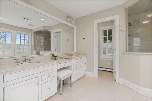 27 Maryknoll Dr, Hingham MA 02043-3477 exterior